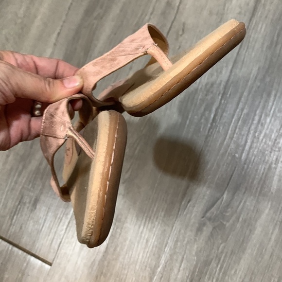 BOC Pink & Gold Vegan Leather Thong Style Sandals size 9 - Picture 3 of 8